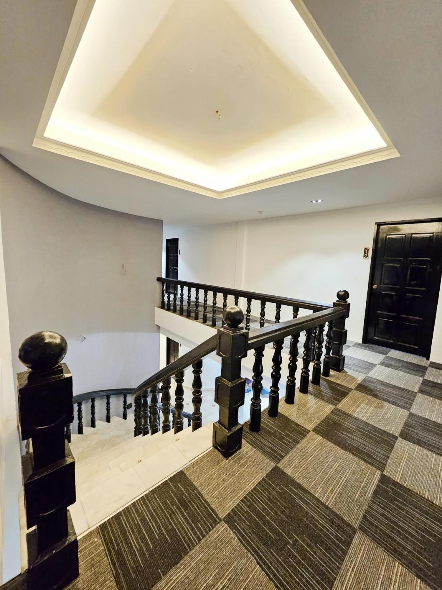 Luna By Moonknight Hotel *